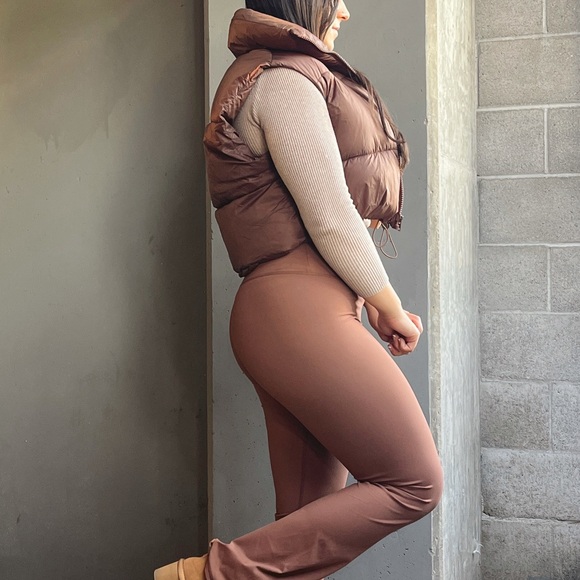 cropped puffy vest - Picture 3 of 5